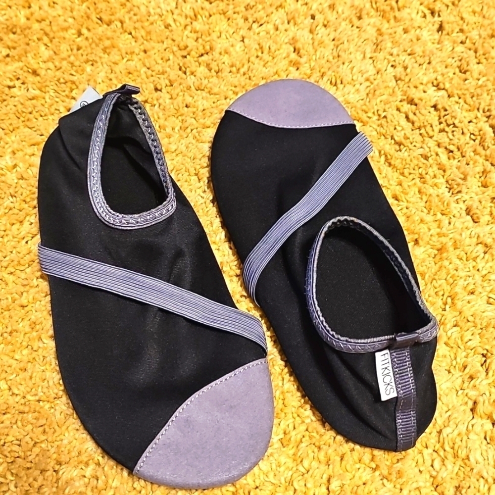 FitKicks Non-Slip Sole Active Yoga Slip On Footwear Size XL